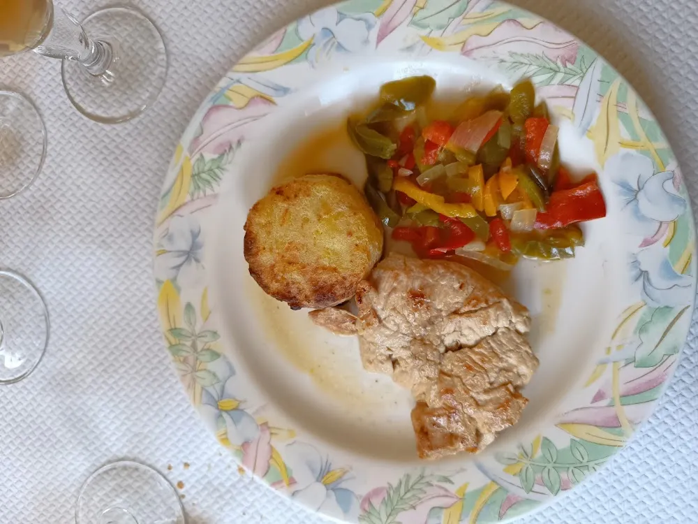 Escalope de Poulet Avec Gratin Dauphinois Et Fondu de Poivrons